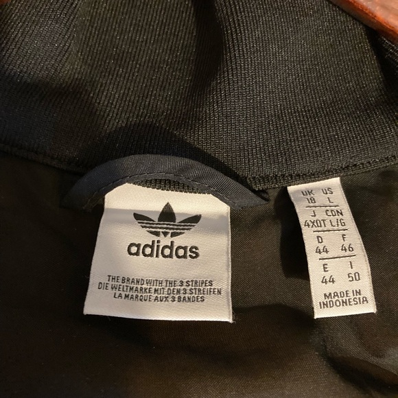 Adidas jacket sheer fabric with stripes on arms / zipper front, cropped size L - Picture 8 of 11